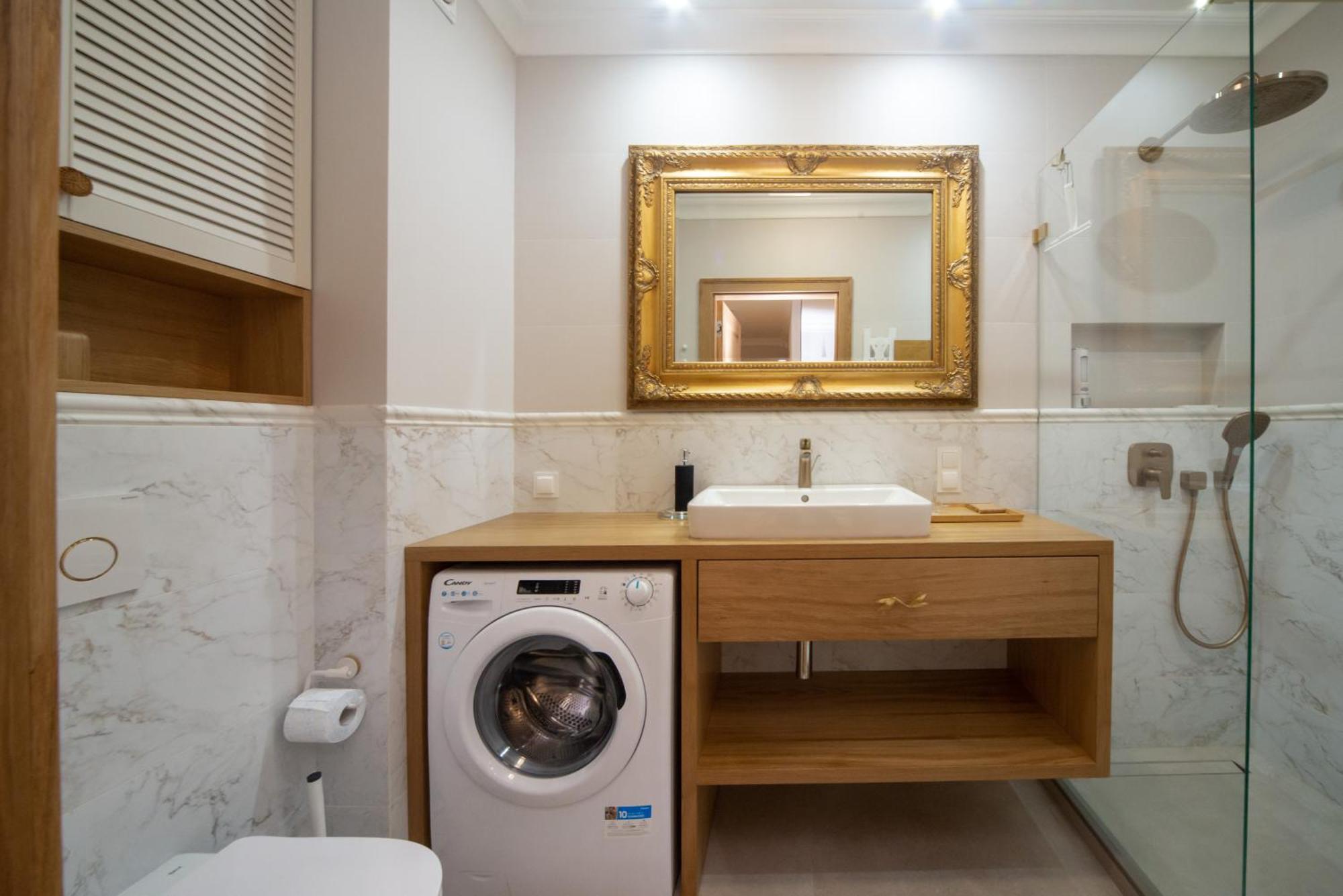 Apartment Maya's Flats & 102 - Premium Przy Parku Regana 3 Blisko Plazy *